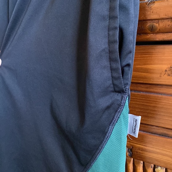 Nike Men’s University of Oregon DriFit shorts - Picture 8 of 10